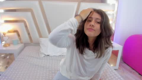 Snapshot of miaqueen021 chatting on 26, 1, 2025 Sweetie Mia online show from 26, 1, 2025