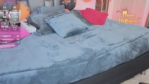 Snapshot of miarobertsmilf chatting on 31, 10, 2025 Mia Milf online show from 31, 10, 2025