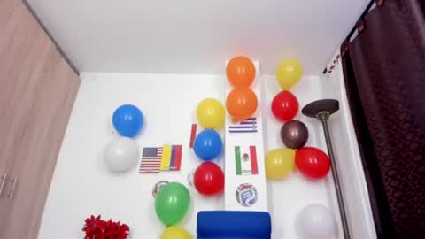 Snapshot of miarobertsmilf chatting on 12, 6, 2026 Mia Milf online show from 12, 6, 2026