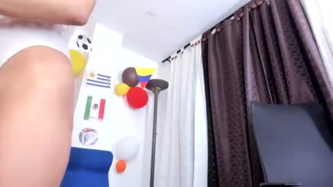 Snapshot of miarobertsmilf chatting on 12, 7, 2026 Mia Milf online show from 12, 7, 2026