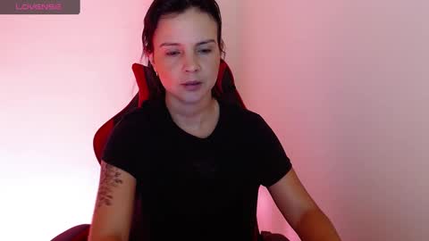 miarobinn_ online show from 8, 10, 2025