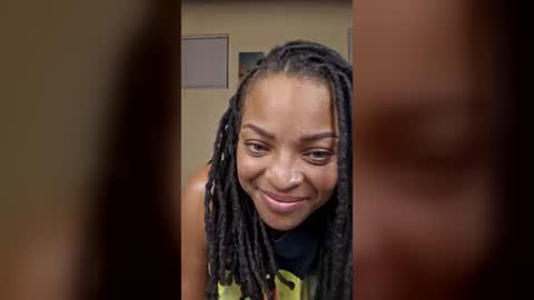 Snapshot of miasmiles21 chatting on 24, 6, 2026 miasmiles21 online show from 24, 6, 2026