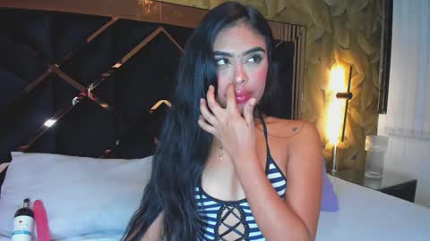 Mia Thompson online show from 30, 11, 2025