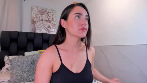 Snapshot of miavelvet1 chatting on 25, 11, 2025 miavelvet1 online show from 25, 11, 2025