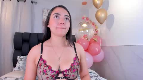 Snapshot of miavelvet1 chatting on 1, 12, 2025 miavelvet1 online show from 1, 12, 2025