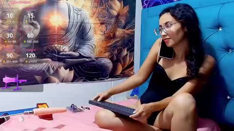 Snapshot of miawild_ chatting on 7, 10, 2025 Mia online show from 7, 10, 2025