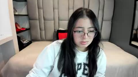 Snapshot of miawils_ chatting on 18, 6, 2026 M I A W I L S online show from 18, 6, 2026