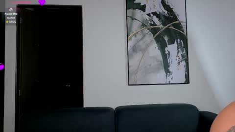 Snapshot of miaxx__ chatting on 18, 12, 2025 Mia online show from 18, 12, 2025