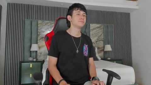 Michael online show from 4, 10, 2025