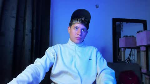 michael independent model  online show from 28, 3, 2026