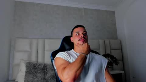 Michael online show from 4, 10, 2025