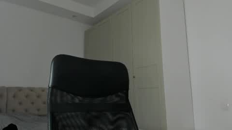 MichaelEvansx online show from 16, 4, 2026