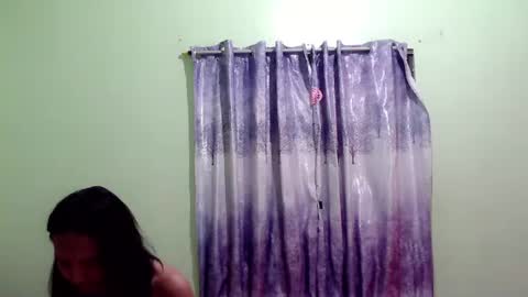 My name is Kel 18. 53 short and petite... online show from 19, 12, 2024