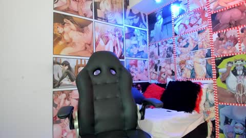 michel_lopez18 online show from 5, 2, 2025