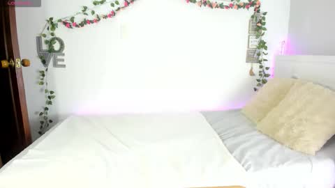 Snapshot of michell_anyeli chatting on 16, 10, 2025 Michell online show from 16, 10, 2025