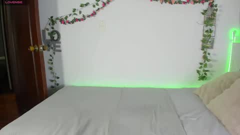 Snapshot of michell_anyeli chatting on 22, 10, 2025 Michell online show from 22, 10, 2025