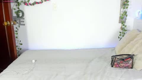 Snapshot of michell_anyeli chatting on 30, 10, 2025 Michell online show from 30, 10, 2025