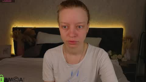 Snapshot of michelle_blond chatting on 21, 4, 2026 michelle_blond online show from 21, 4, 2026