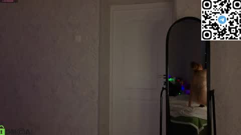 Snapshot of michelle_blond chatting on 13, 5, 2026 michelle_blond online show from 13, 5, 2026