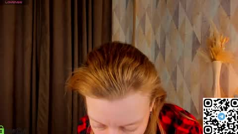Snapshot of michelle_blond chatting on 24, 5, 2026 michelle_blond online show from 24, 5, 2026