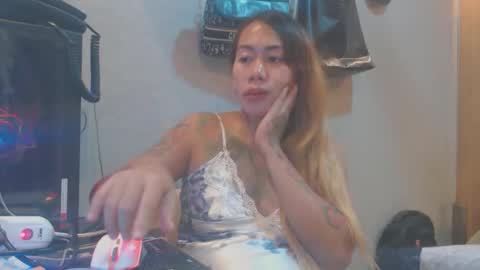 Snapshot of michelle_ux chatting on 25, 11, 2025 michelle_ux online show from 25, 11, 2025