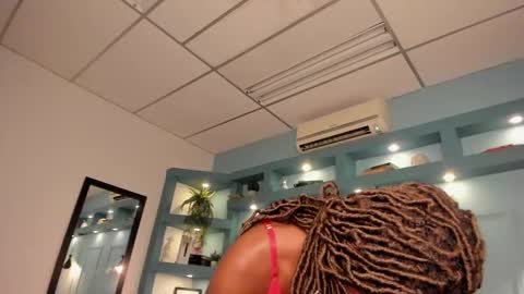 michellepose online show from 30, 9, 2025