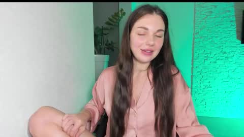 Snapshot of michelliibeautiful chatting on 28, 10, 2025 Michellee online show from 28, 10, 2025