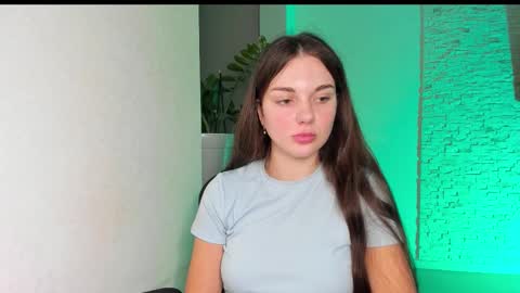 Snapshot of michelliibeautiful chatting on 4, 11, 2025 Michellee online show from 4, 11, 2025