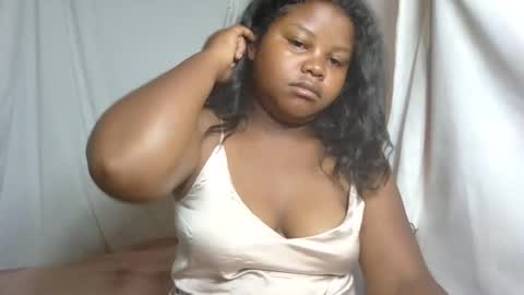 Snapshot of michou61 chatting on 8, 1, 2026 michou61 online show from 8, 1, 2026