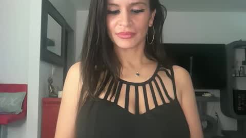 Snapshot of micielo87 chatting on 7, 5, 2026 Skye online show from 7, 5, 2026