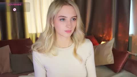 Snapshot of mickeydior chatting on 13, 9, 2025 mickeydior online show from 13, 9, 2025