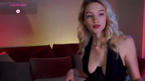Snapshot of mickeydior chatting on 7, 10, 2025 mickeydior online show from 7, 10, 2025