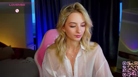Snapshot of mickeydior chatting on 11, 10, 2025 mickeydior online show from 11, 10, 2025