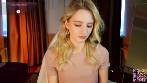 Snapshot of mickeydior chatting on 14, 10, 2025 mickeydior online show from 14, 10, 2025