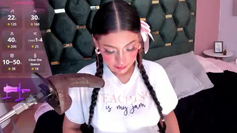 Micki online show from 23, 10, 2025