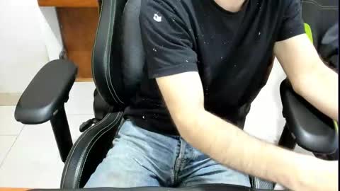 microfama00 online show from 16, 4, 2026