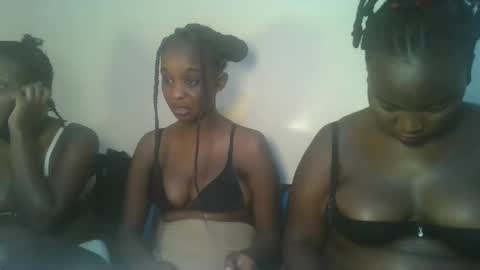 midnight_curves online show from 17, 4, 2026