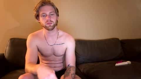 Snapshot of midnightcouple00 chatting on 13, 11, 2025 SexyLatinaCouple online show from 13, 11, 2025