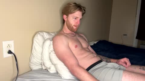 Snapshot of midnightcouple00 chatting on 21, 12, 2025 SexyLatinaCouple online show from 21, 12, 2025