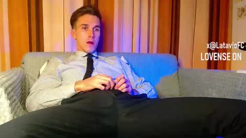 Snapshot of midnighter__ chatting on 22, 11, 2025 Alexey or just Alex online show from 22, 11, 2025