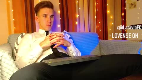 Snapshot of midnighter__ chatting on 19, 12, 2025 Alexey or just Alex online show from 19, 12, 2025