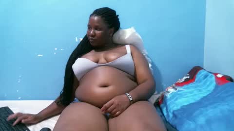 Snapshot of midnightkady chatting on 18, 4, 2026 Caddy online show from 18, 4, 2026