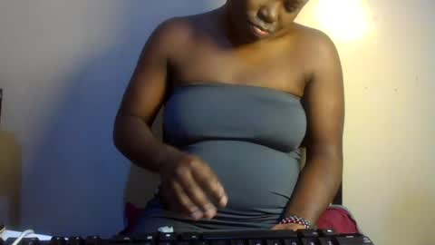 midnightt_curves online show from 1, 7, 2026