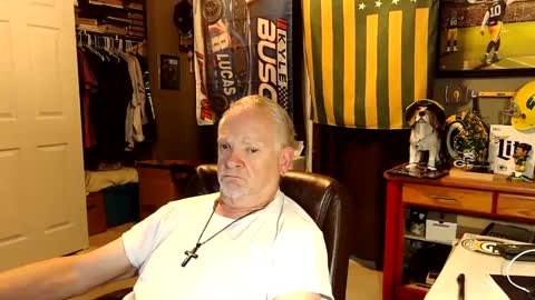 Snapshot of midwestdad09 chatting on 13, 9, 2025 midwestdad09 online show from 13, 9, 2025