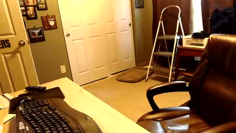 Snapshot of midwestdad09 chatting on 2, 11, 2025 midwestdad09 online show from 2, 11, 2025