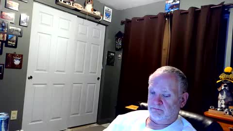 Snapshot of midwestdad09 chatting on 30, 11, 2025 midwestdad09 online show from 30, 11, 2025