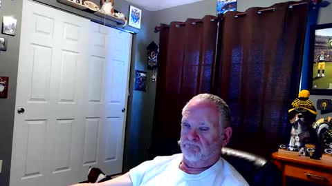 Snapshot of midwestdad09 chatting on 2, 12, 2025 midwestdad09 online show from 2, 12, 2025