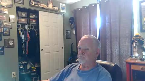 Snapshot of midwestdad09 chatting on 23, 4, 2026 midwestdad09 online show from 23, 4, 2026