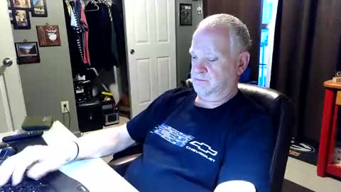 Snapshot of midwestdad09 chatting on 26, 4, 2026 midwestdad09 online show from 26, 4, 2026