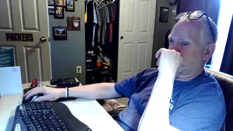 Snapshot of midwestdad09 chatting on 29, 4, 2026 midwestdad09 online show from 29, 4, 2026